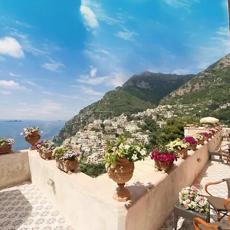 Sleeps 16 Pool Air Con Villa Bomerano