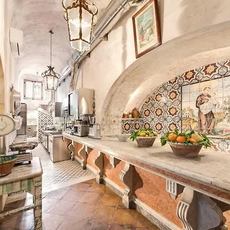 Sleeps 16 Pool Air Con * Bomerano