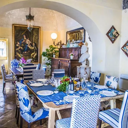 Sleeps 16 Pool Air Con Bomerano